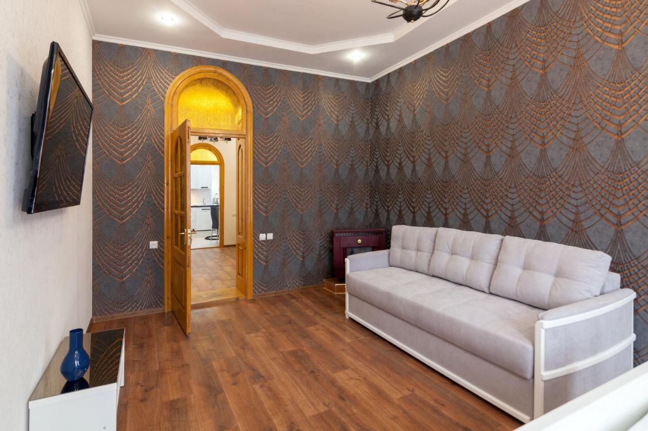 LEOGRAND Apartment Panteleimona Kulisha 27 Lemberg Exterior foto